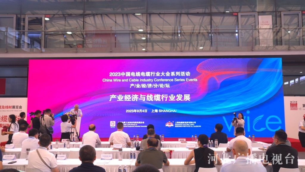 ��̨������Я���Ϻ������� ����ҵ���߳�ȥ�����г�